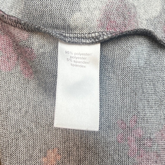 Maurices Floral Asymmetrical Floral Sweater (Size 2X) - Picture 7 of 7